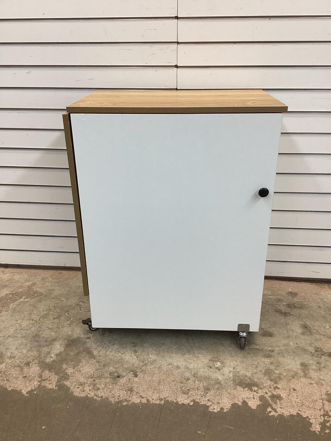 Sewing Machine Table With Charging Station