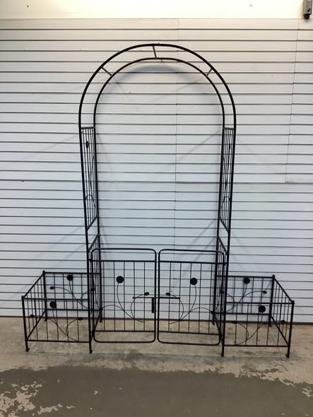 Costway - 87" Garden Arbor Arched Lockable Gate Top Arbor Trellis with Side Planters - Black
