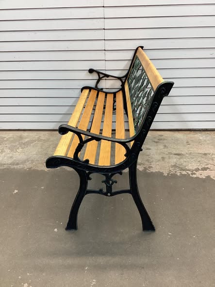 Bench 49.5-in W x 29-in H Black + natural Iron Garden Bench