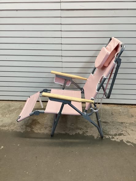 3-IN-1 Foldable Beach Chair with Footrest and Adjustable Backrest
