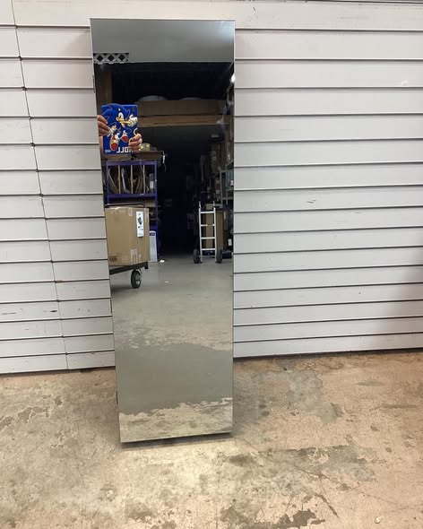 Costway - Mirrored Jewelry Cabinet Jewelry Organizer w/2 LED Lights.