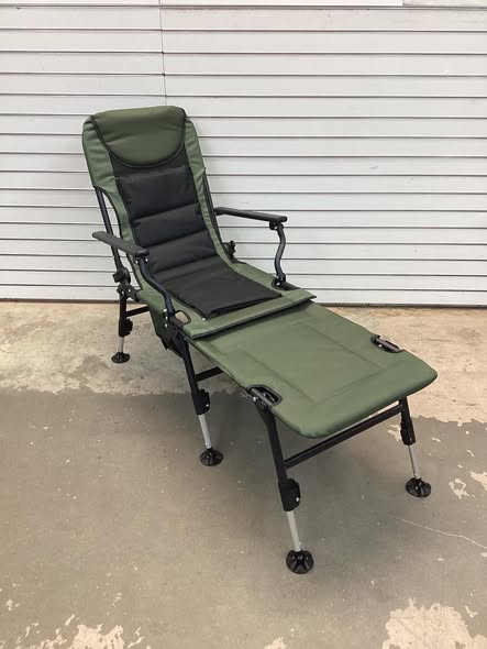 Gymax Oversized Foldable Fishing Chair for Adults Camping Chair w/ Detachable Footrest