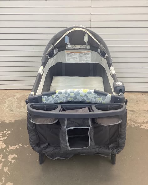 BABY JOY 4 in 1 Pack and Play, Portable Baby Playard with Bassinet & Flip-Away Changing Table