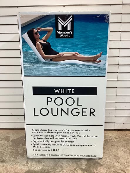 Member's Mark Pool Lounger