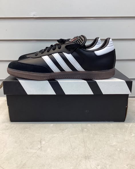 Adidas Samba Indoor Soccer Shoe Size 9.5 Men's / 10.5 Women's .
