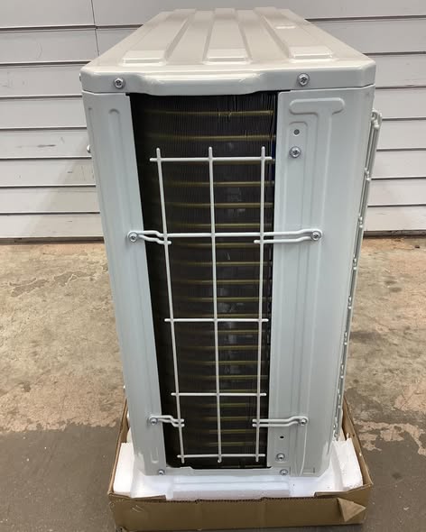 Costway 12000 BTU 17 SEER2 208-230V Ductless Mini Split Air Conditioner and Heater