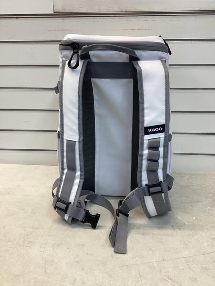 Igloo 30 Can Capacity Marine Backpack Soft Side Cooler