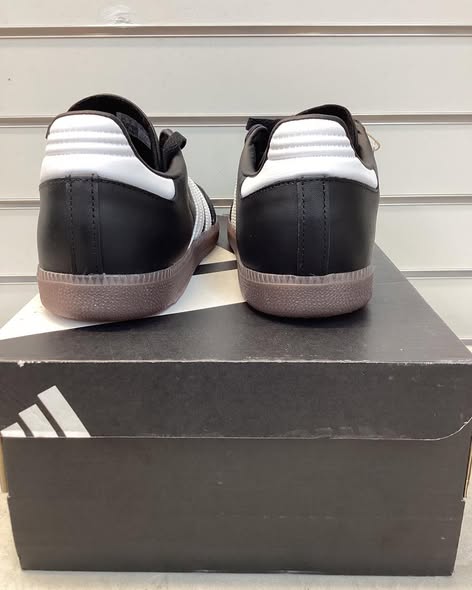 Adidas Samba Indoor Soccer Shoe Size 9.5 Men's / 10.5 Women's .