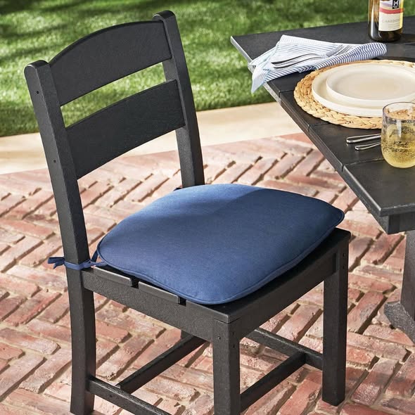 Member's Mark 18" Dining Cushion with Sunbrella Fabric