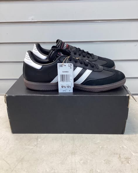 Adidas Samba Indoor Soccer Shoe Size 9.5 Men's / 10.5 Women's .