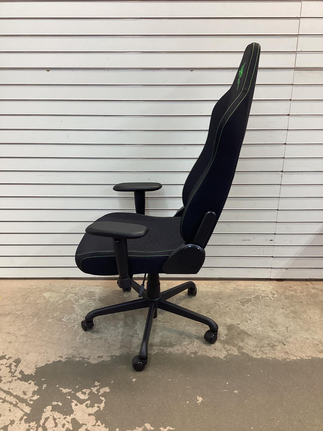 Razer Iskur V2 X Fabric Ergonomic Gaming Chair Leet Edition