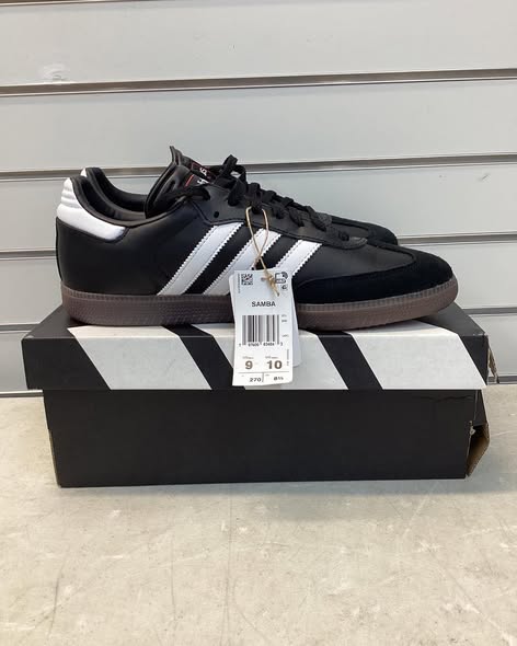 Adidas Samba Indoor Soccer Shoe Size 9 Men's / 10 Women's