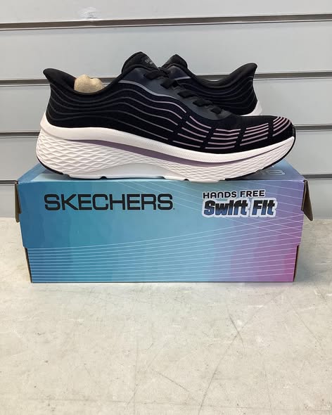 Skechers Women's Swift Fit Sneaker size 8