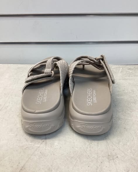 Skechers Women's Strappy Slide Sandal. Size 7