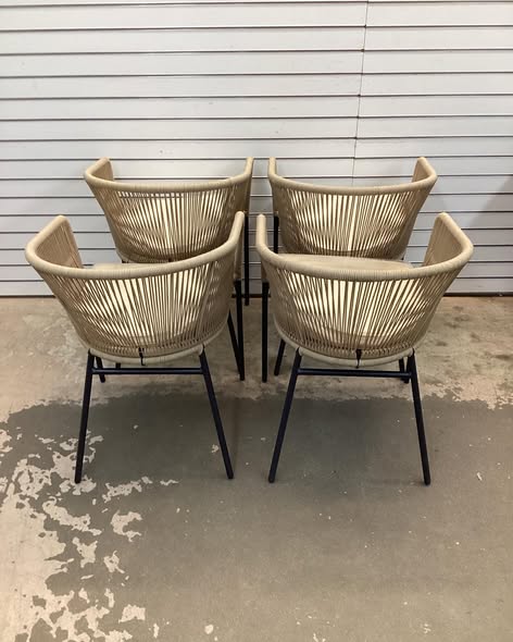 Patio Chairs Set of 4 with Curved Backrest and Seat Cushion for Patio