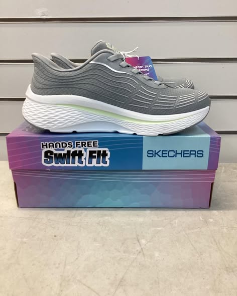 Skechers Women's Swift Fit Sneaker size 8
