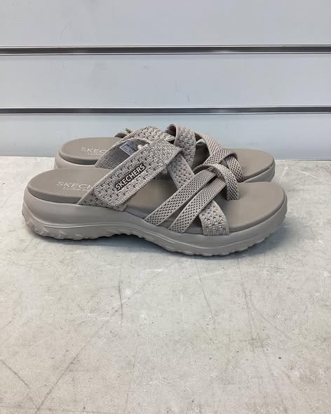 Skechers Women's Strappy Slide Sandal. Size 7