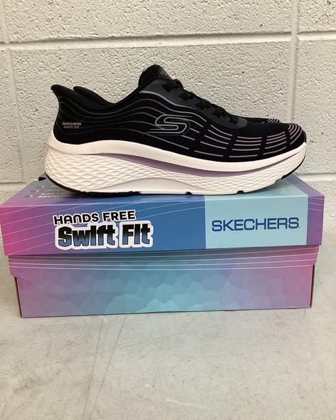 Skechers Women's Swift Fit Sneaker black/purple/white. size 8.5