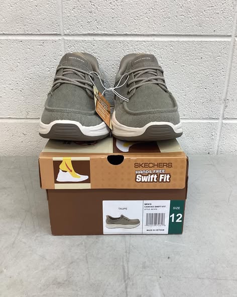 Skechers Men's Canvas Swift Fit Sneaker size 12.