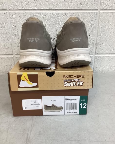 Skechers Men's Canvas Swift Fit Sneaker size 12.