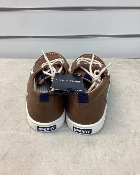 Sperry Boys Boat Shoe size 4.