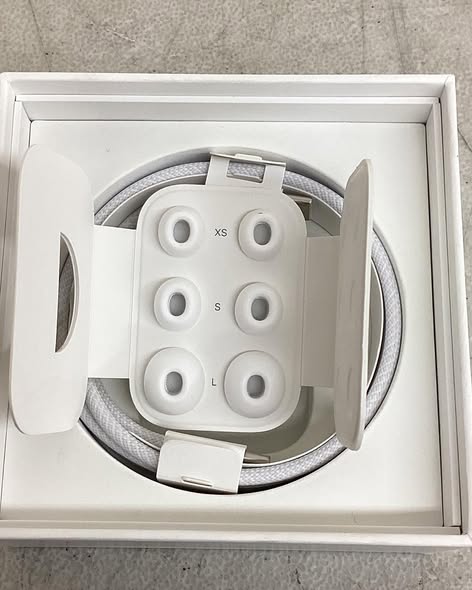 AirPods Pro 2nd generation with MagSafe Case USB‑C
