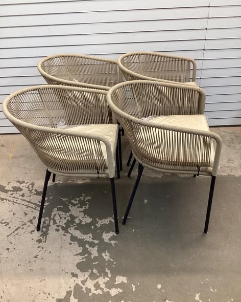 Patio Chairs Set of 4 with Curved Backrest and Seat Cushion for Patio