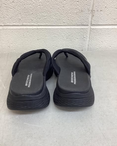 Skechers Women's Flip-Flop size 7
