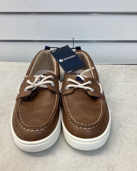 Sperry Boys Boat Shoe size 4.