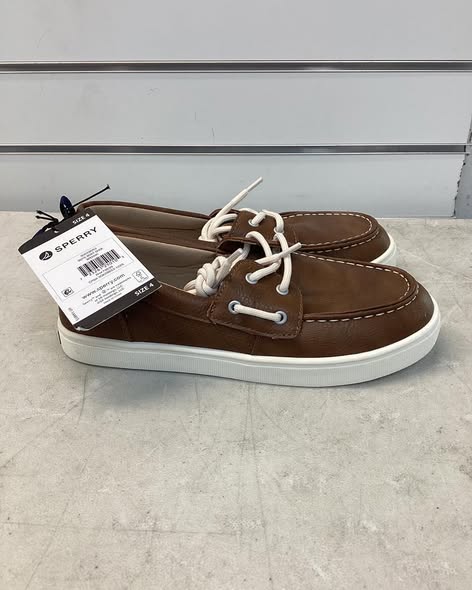 Sperry Boys Boat Shoe size 4.