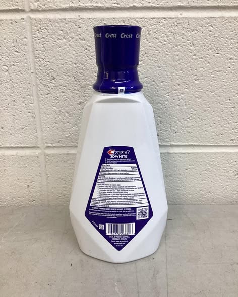 Crest 3D White Strength Whitening Mouthwash, Clean Mint, 32 fl. oz