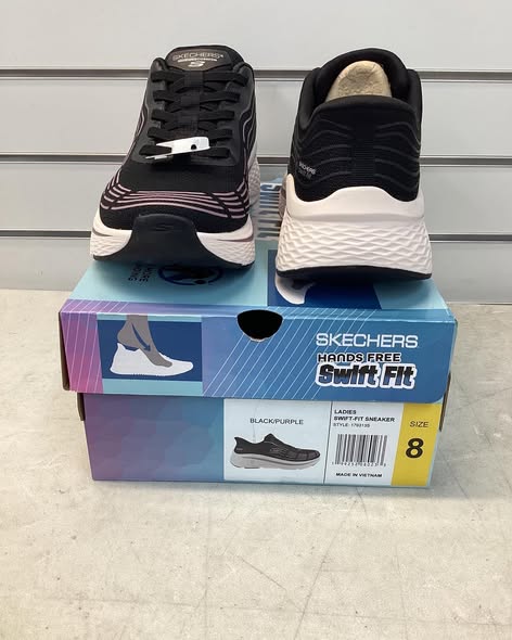 Skechers Women's Swift Fit Sneaker size 8