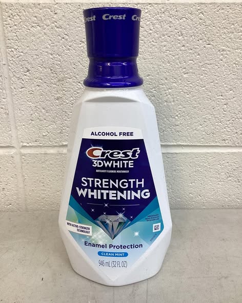 Crest 3D White Strength Whitening Mouthwash, Clean Mint, 32 fl. oz