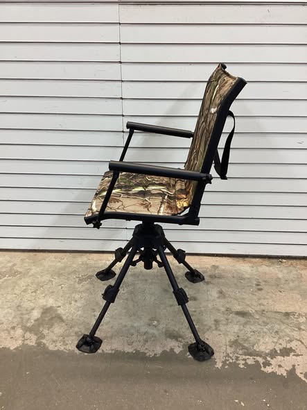 Swivel Hunting Chair with 4 360° Adjustable Legs Folding Silent Swivel Blind Chair Camouflage