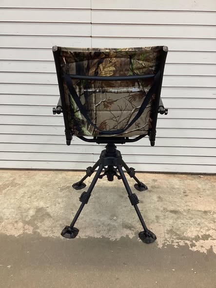 Swivel Hunting Chair with 4 360° Adjustable Legs Folding Silent Swivel Blind Chair Camouflage