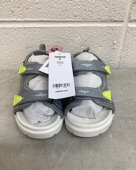 OshKosh B'Gosh Toddler Boys Play Sandal size 6