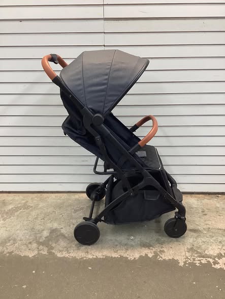 Lightweight Baby Stroller with One-Hand Folding, Extendable Canopy, Storage