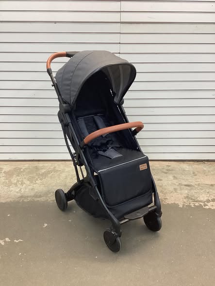 Lightweight Baby Stroller with One-Hand Folding, Extendable Canopy, Storage