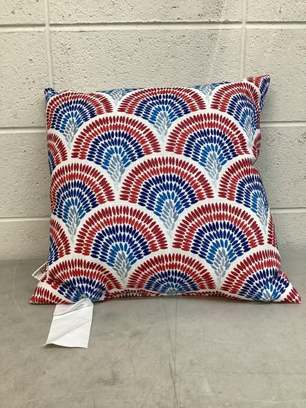 STUDIOCHIC Home Americana Indoor/Outdoor Decorative Pillow