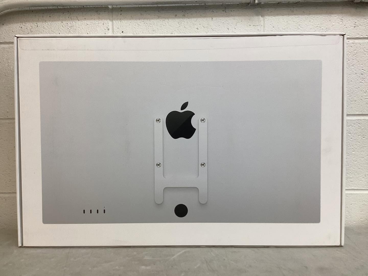 Apple Studio Display