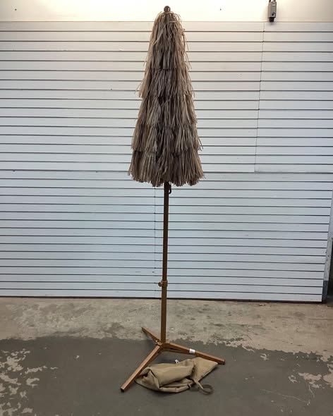 8 FT Patio Thatched Tiki Umbrella 8 Ribs Portable Hawaiian Hula Beach.