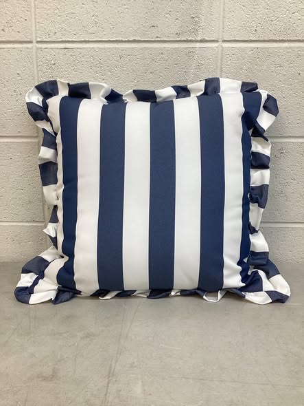 STUDIOCHIC Home Americana Indoor/Outdoor Decorative Pillow