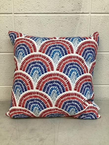 STUDIOCHIC Home Americana Indoor/Outdoor Decorative Pillow