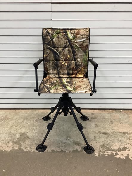 Swivel Hunting Chair with 4 360° Adjustable Legs Folding Silent Swivel Blind Chair Camouflage
