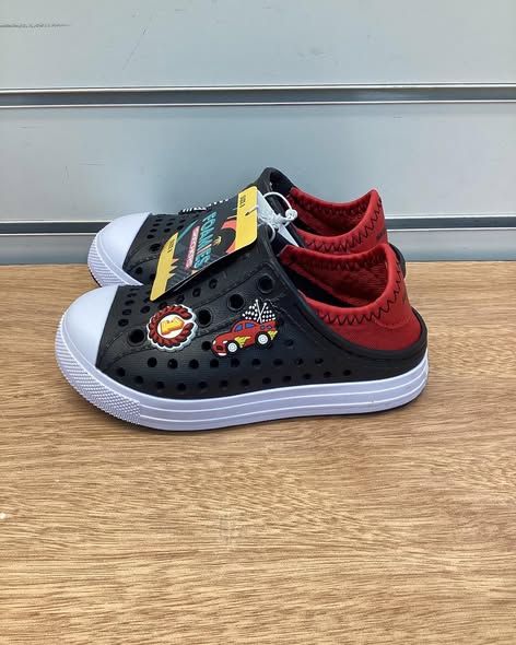 Skechers Boys Molded Slip-On Shoe size 8