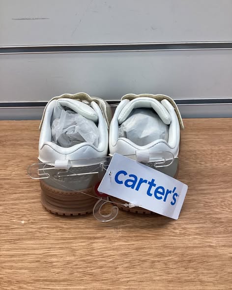 Carter's Toddler Girls Sneaker size 10