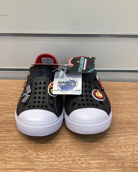 Skechers Boys Molded Slip-On Shoe size 8