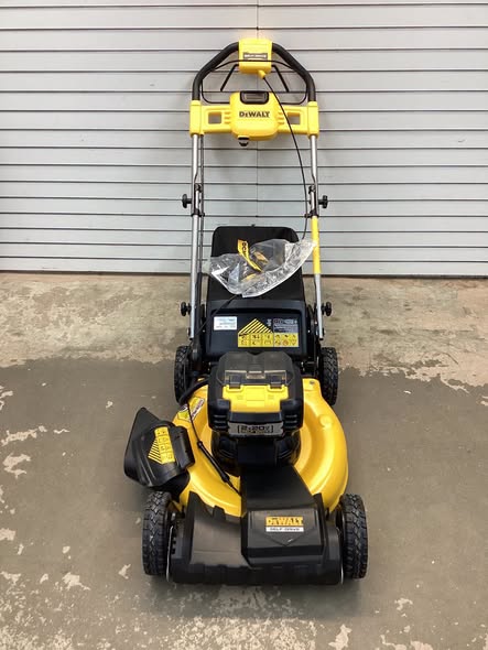 Dewalt 20V MAX 21.5 in. Battery Powered Walk Behind Self Propelled Lawn Mower with (2) 10Ah Batteries & Charger