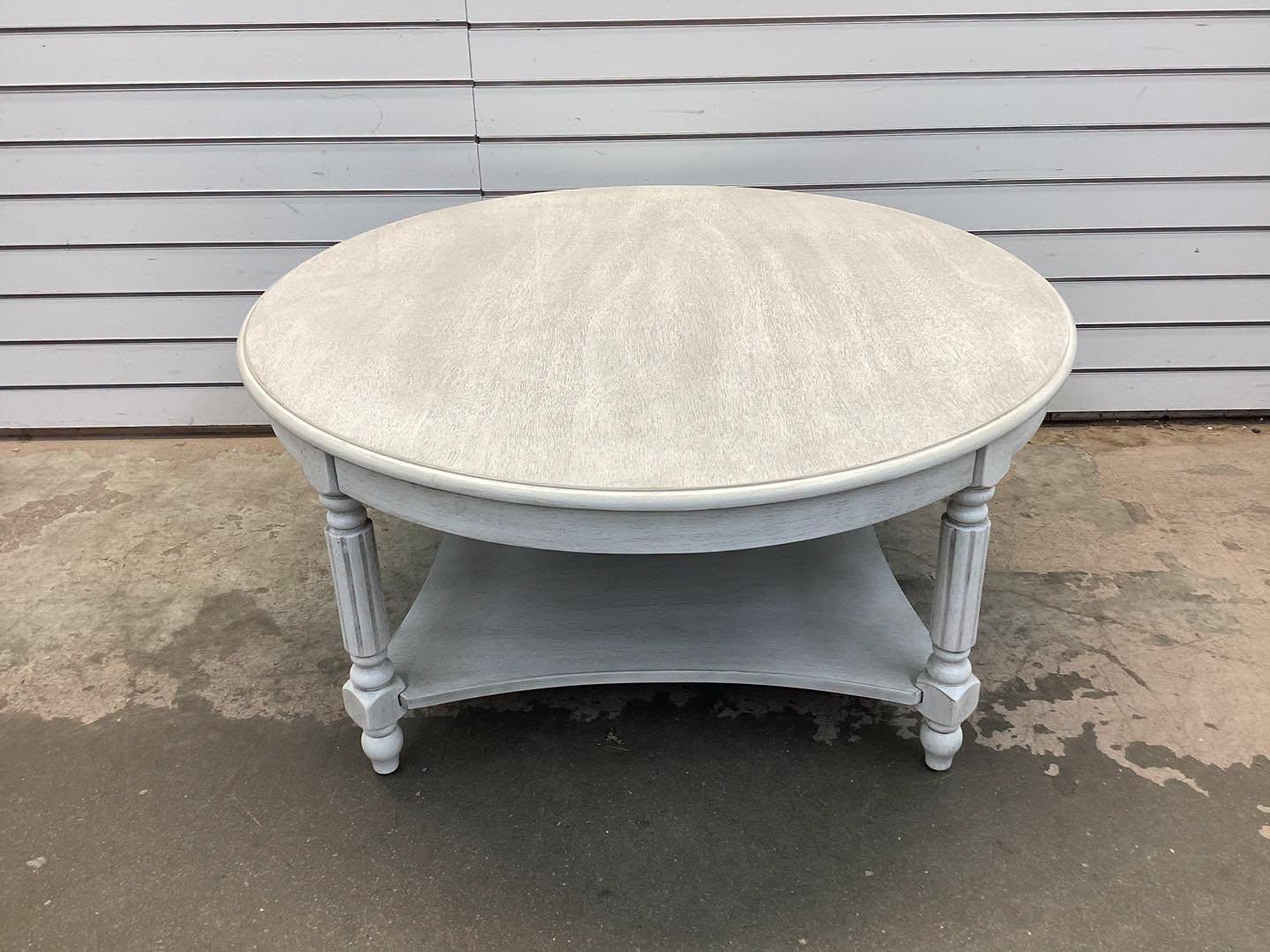 Galano Round Coffee Table with Solid Wood Legs in Antique White
