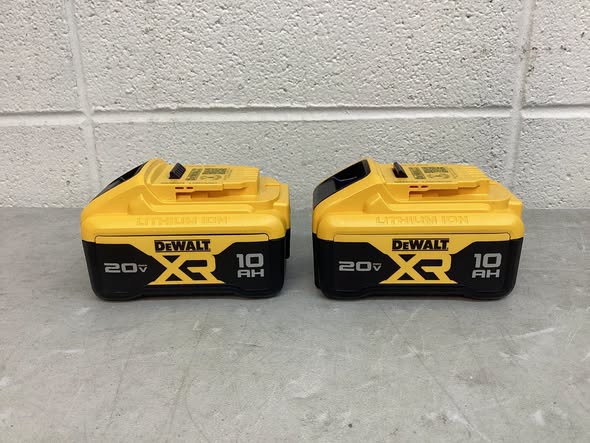 Dewalt 20V MAX 21.5 in. Battery Powered Walk Behind Self Propelled Lawn Mower with (2) 10Ah Batteries & Charger